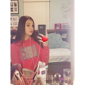 Meet your Posher, Kyría